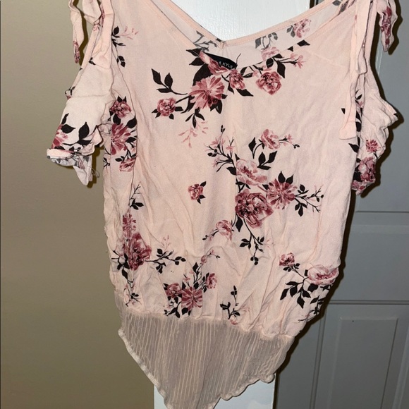 Clothes - Picture 2 of 15